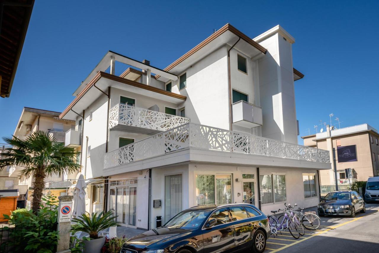 Hotel Tre Rose Caorle Kültér fotó