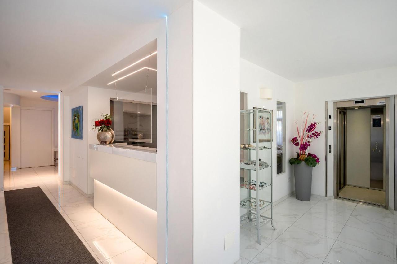 Hotel Tre Rose Caorle Kültér fotó